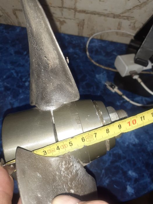 Продам  гвинт на лодку.