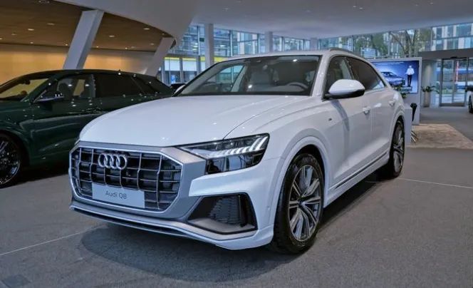 Audi Q8