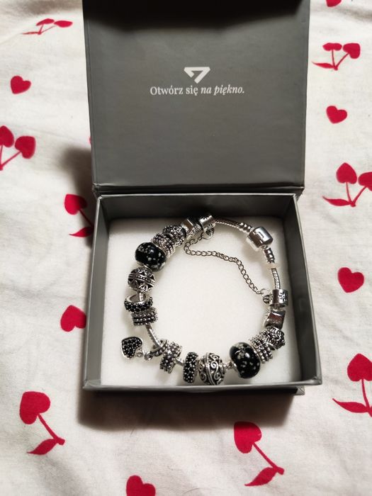 Bransoletka charms