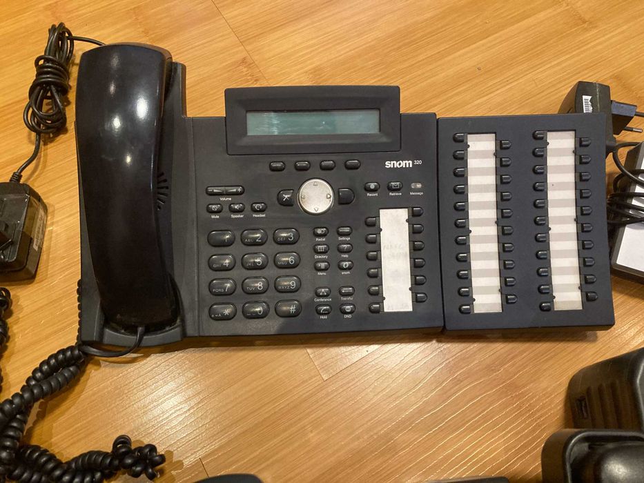 IP телефоны: Snom/Linksys , IP шлюз Linksys , факс ( в ассортіменте)