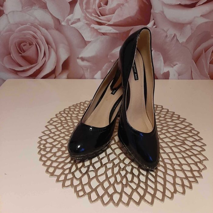 Czółenka,Półbuty 41 lakierki.Czarne !!!