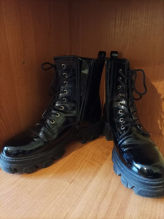 Buty zimowe jak nowe na grubej podeszwie