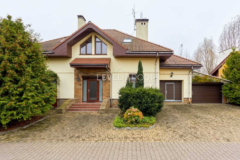 Будинок 230 м² з ремонтом, банею та гаражем, Северинівка, 10 сот, Без%