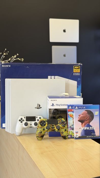 Ігрова приставка Sony PS4 Pro 1Tb White +3 джойстика+ігри