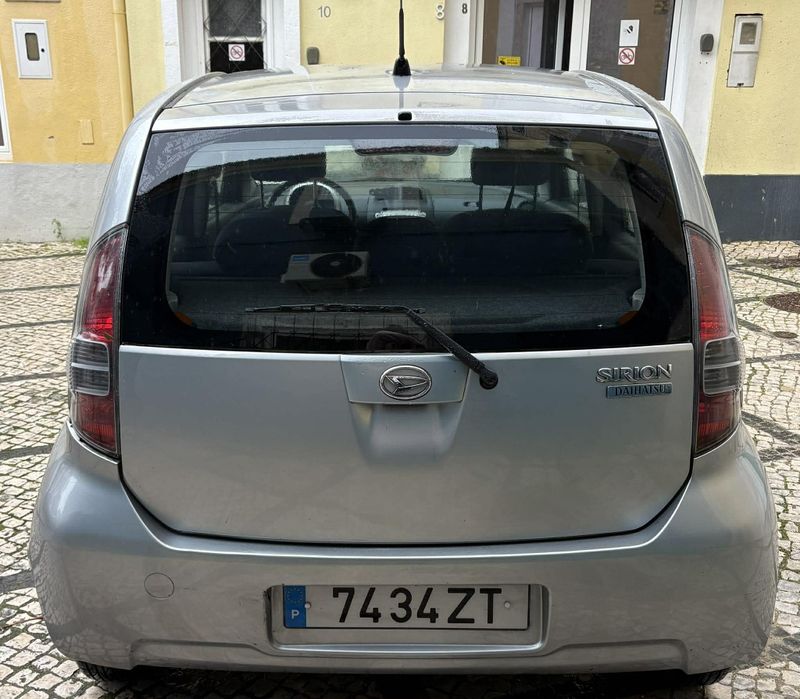Carro sirion 1.o 2004