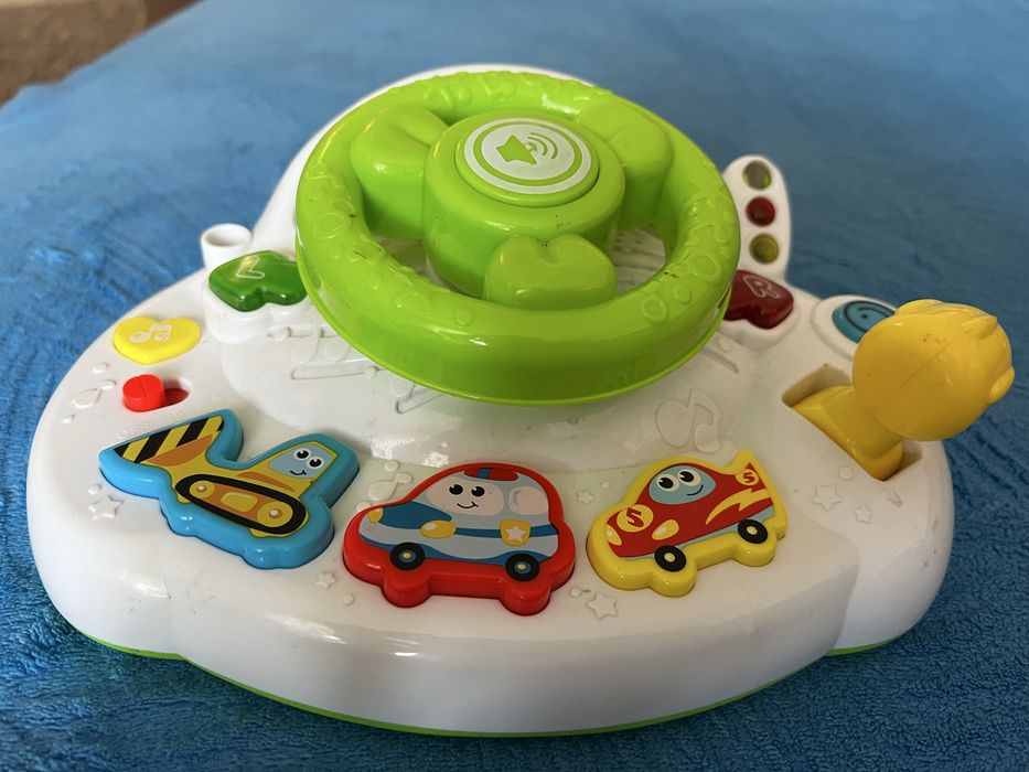 Іграшки, пірамідки, кубики