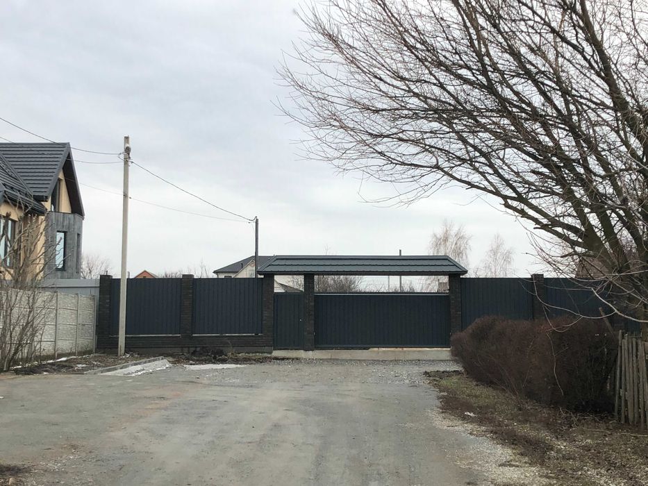 Продаж 2 поверхового будинку з ділянкою на 40 соток