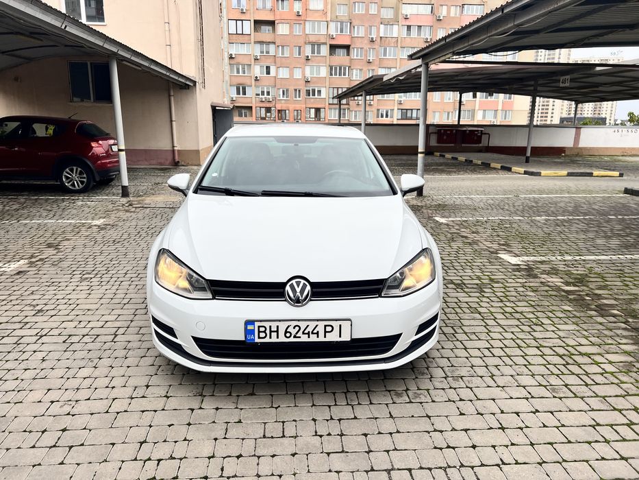 Продам Volkswagen Golf 7 2014 год