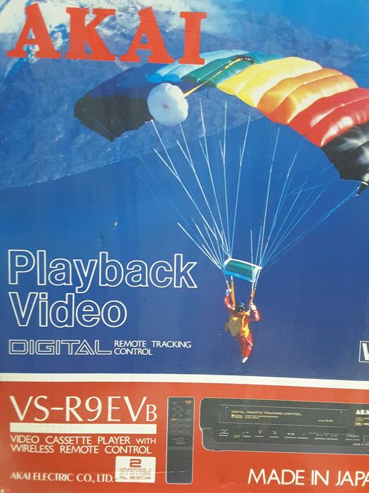 Видеомагнитофон AKAI - новый, в упаковке.