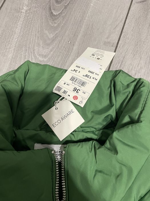 Куртка нова  р.S