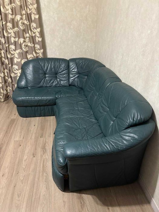 Шкіряний куточок