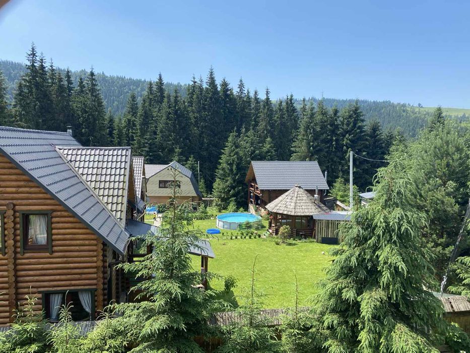 «Котеджі біля лісу» на 4-8 осіб