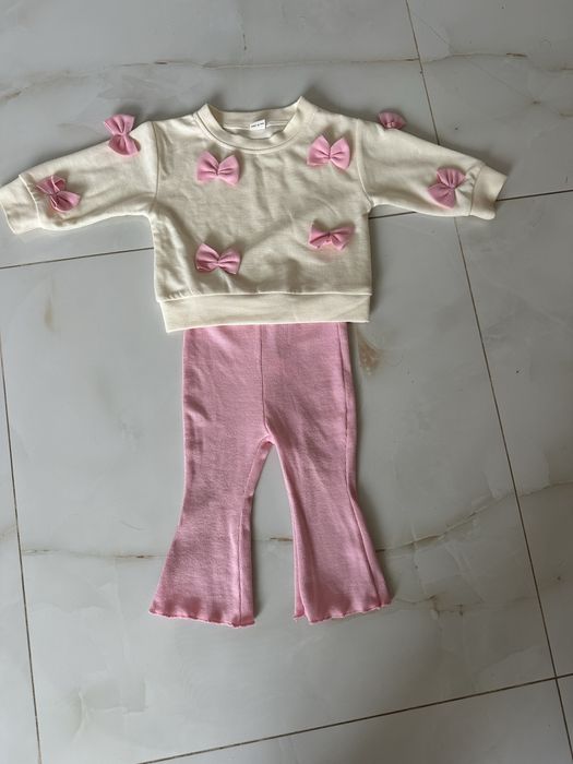 Костюмчик в бантики на дівинку 6/9 міс