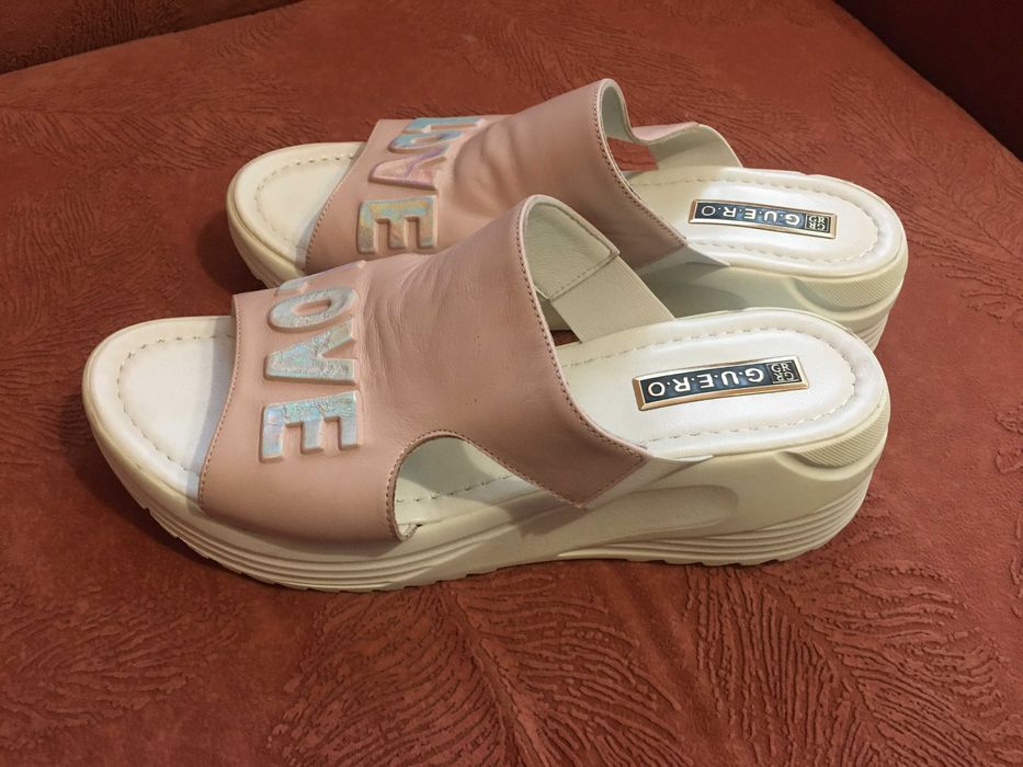 Шкіряні  шльопанці, босоніжки 40р