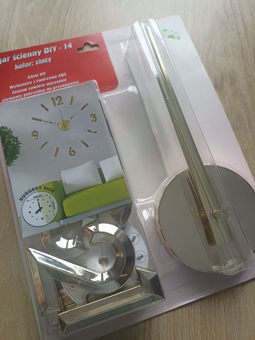 Zegar ścienny naklejany