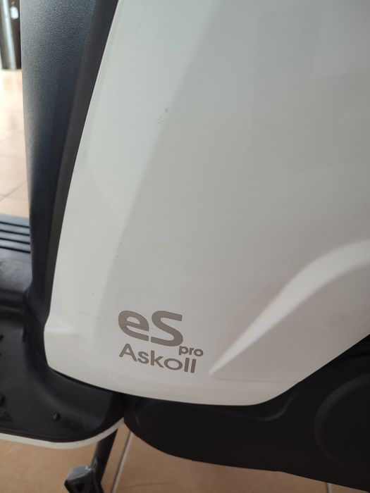 Scooter elétrica ES pro Askoll