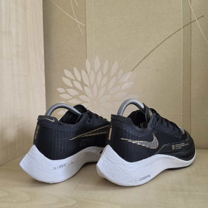 Бігові кросівки Nike ZoomX Vaporfly Next% 2 оригінал розмір 38.5