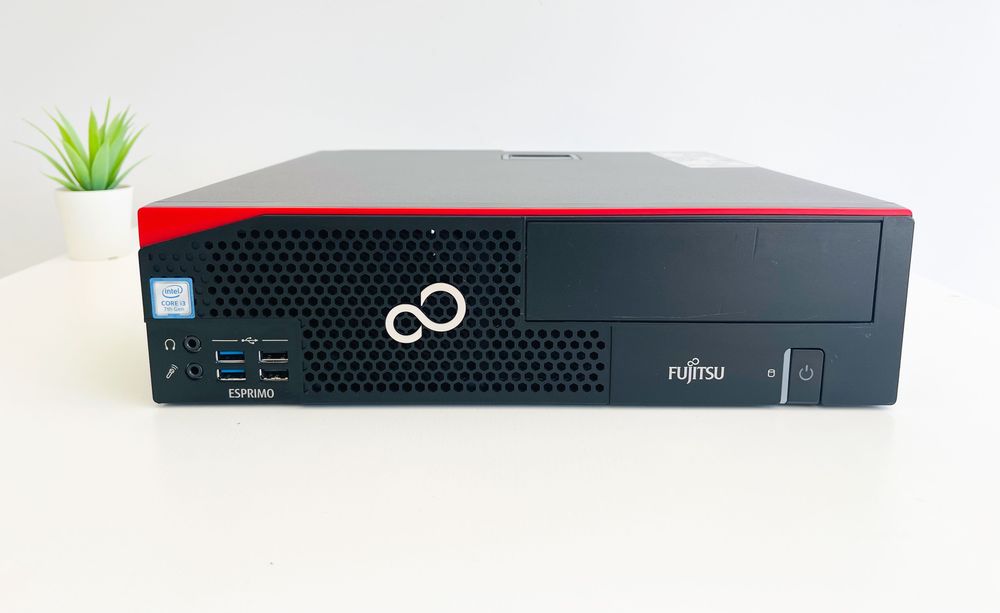 Fujitsu D556 ( i3 7100 + 16GB RAM + 240GB SSD) - 1 Ano de GARANTIA