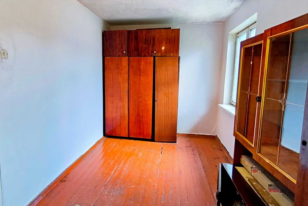 КУПУЙТЕ трикімнатну квартиру в центрі села Катюжанка!