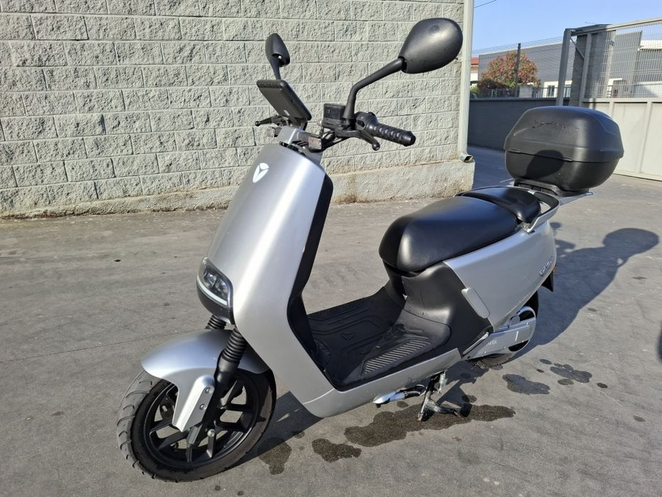 Scotter  eléctrica Yadea G5S
