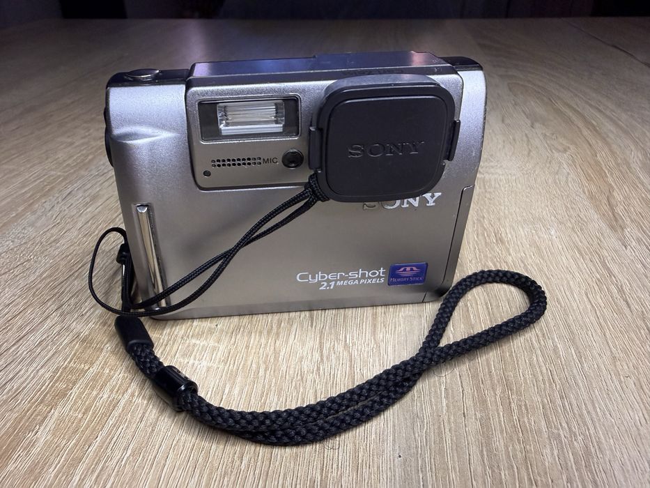Aparat cyfrowy kompaktowy Sony dsc f55e Made in Japan 1999r
