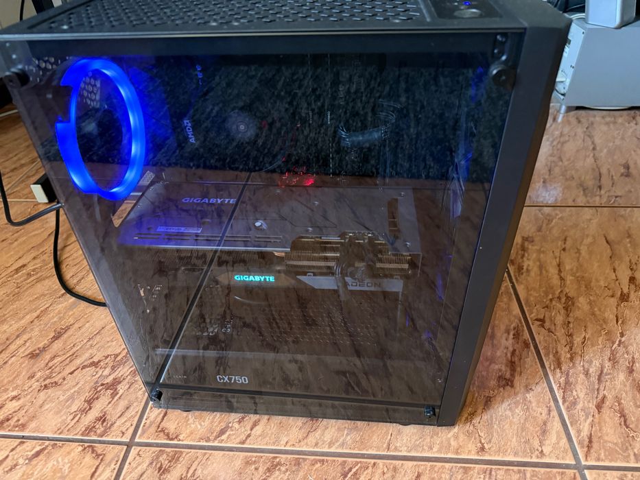 PC Gaming Ryzen 5 5600x + RT 7800 XT