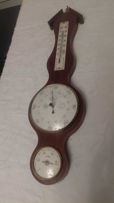 Barómetro e Termómetro Estação  Meteorológica Antiga