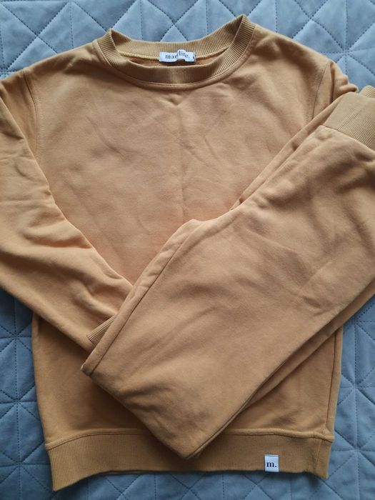 Спортивний костюм гірчичного кольору