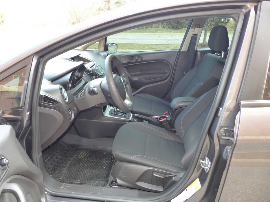 Ford Fiesta SE      2017