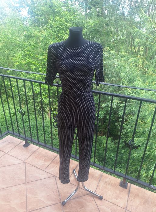 Długi czarny damski kombinezon w białe groszki 95 % wiskoza L 40