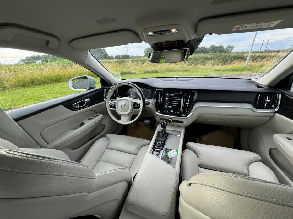 Volvo V60 Cross Country T5      2020