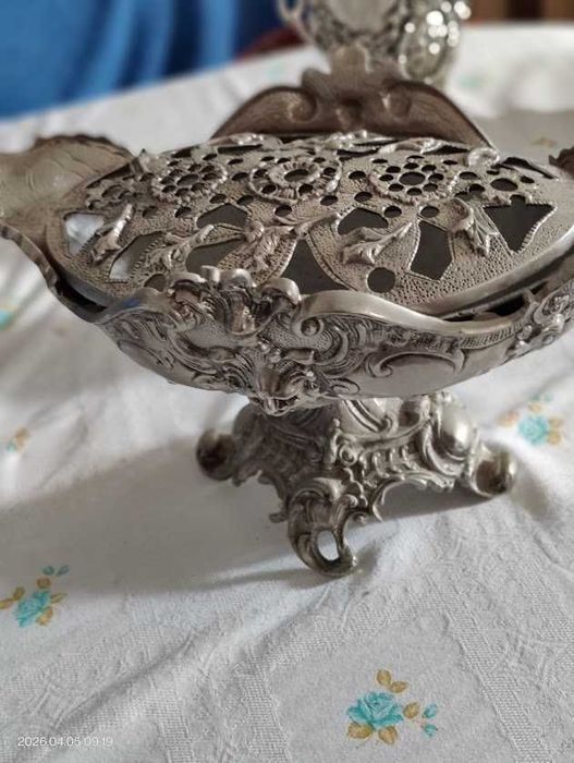 Taça / Centro de Mesa Decorativo em Metal Trabalhado