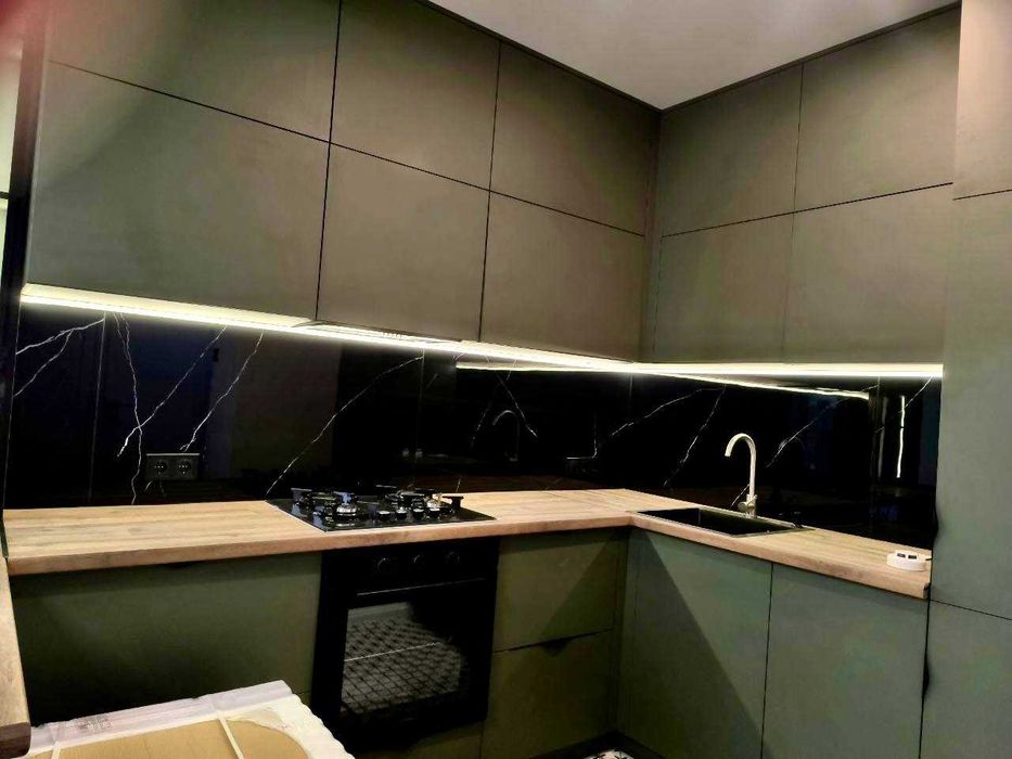 Продам двохкімнатну квартиру  в жк Віа Рома. Газ