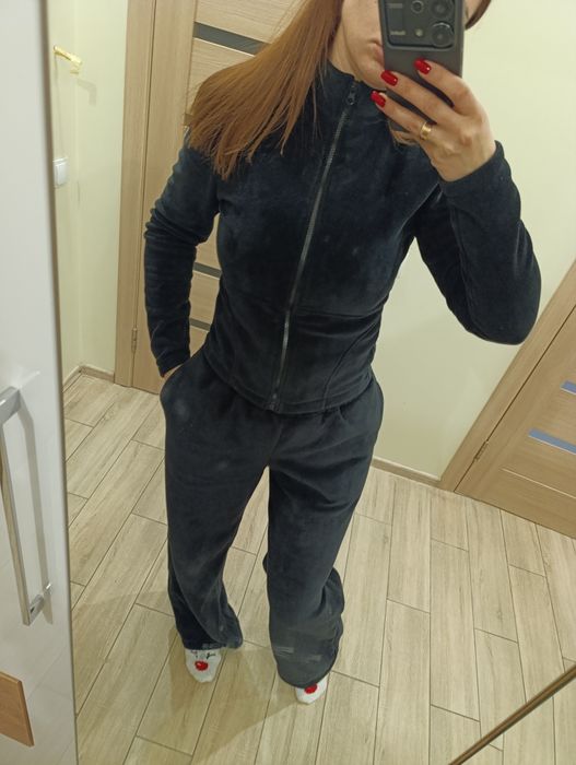 Продам жіночий костюм тедді фірми steady