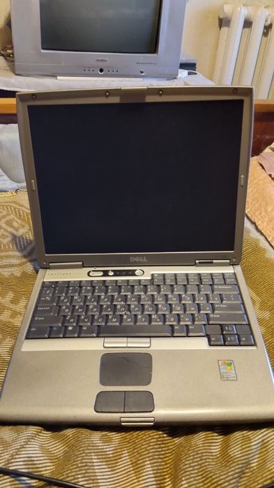 Ноутбук DELL Latitude D 600