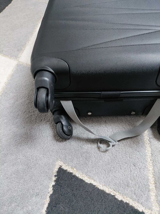 Walizka, średnia samolotowa, na kółkach