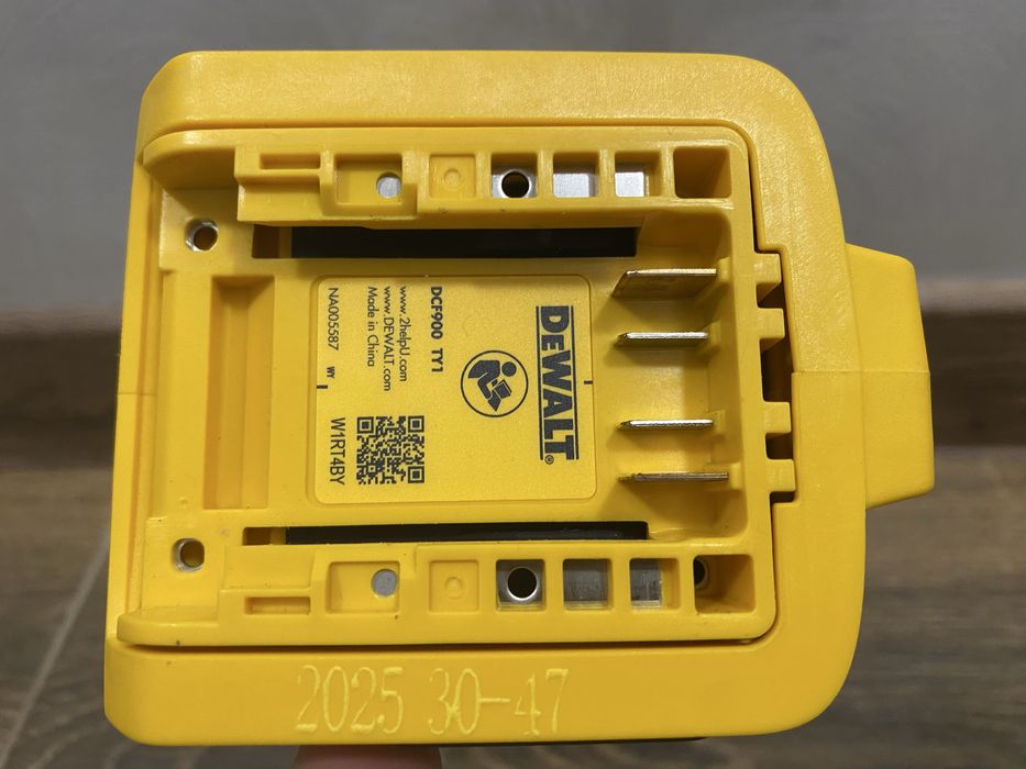 Гайковерт DeWalt DCF900