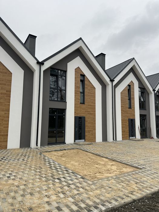 КУТОВИЙ таунхаус з ділянкою 2,6 сот. Від 70000 у.е.