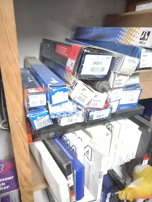 Peças para Automóveis em bom preço, encerramento da loja.