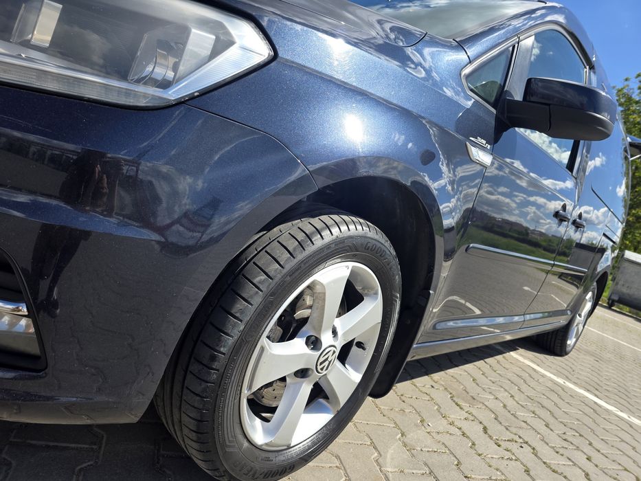 Volkswagen Caddy 2015 року • 2.0 TDI 110 кВт / 150 к.с. • DSG • Long • 7 місць