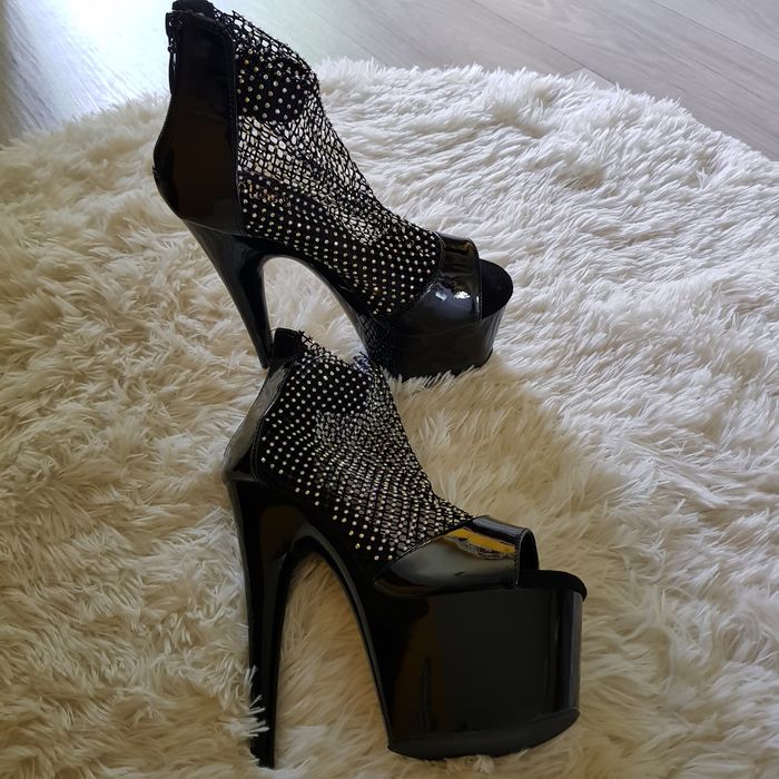 Buty Adore-765 czarne lakierowane