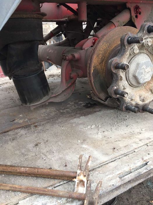 Ось Мерседес Mercedes