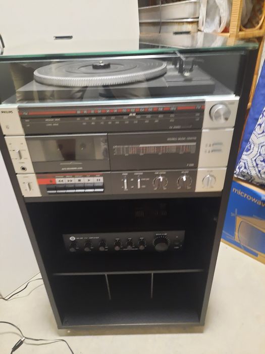 Aparelhagem Philips, com radio e 2 colunas stereo