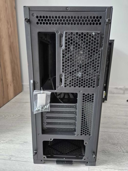 ТОП якості E-ATX\ATX\mATX корпус Lian Li Lancool 215 A-RGB . Trade-IN