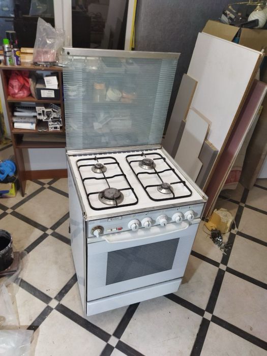 Газова плита ARDO з духовкою – робоча