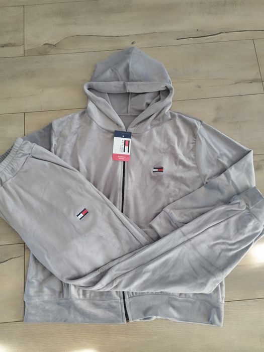 Komplet damski dresowy modele