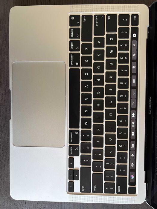 MacBook Pro 13" M1 (2020) — 8GB/256GB — Excelente Estado