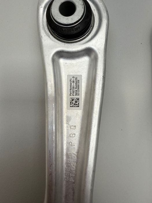 Важелі Tesla Model X/S