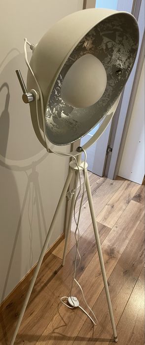Lampa podłogowa Studio IV biało-srebrna,
