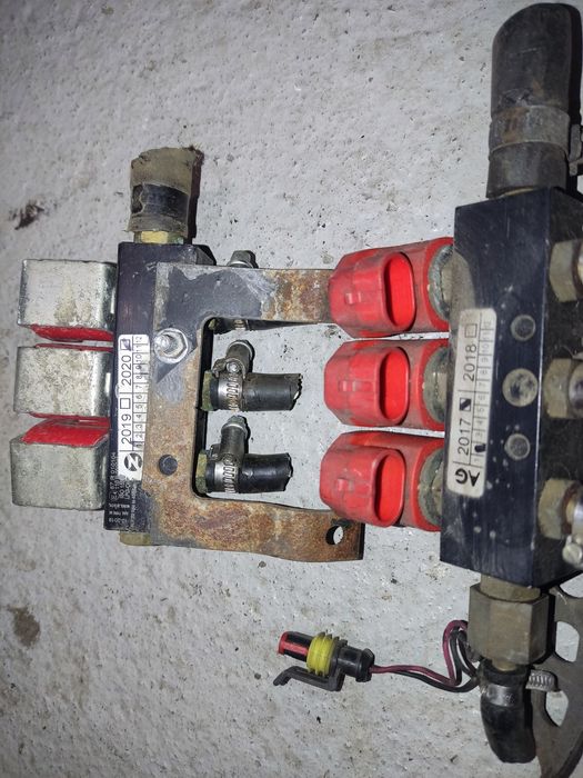 Wtryski wtryskiwacze LPG Valtek czerwone3, 6-cylindrow